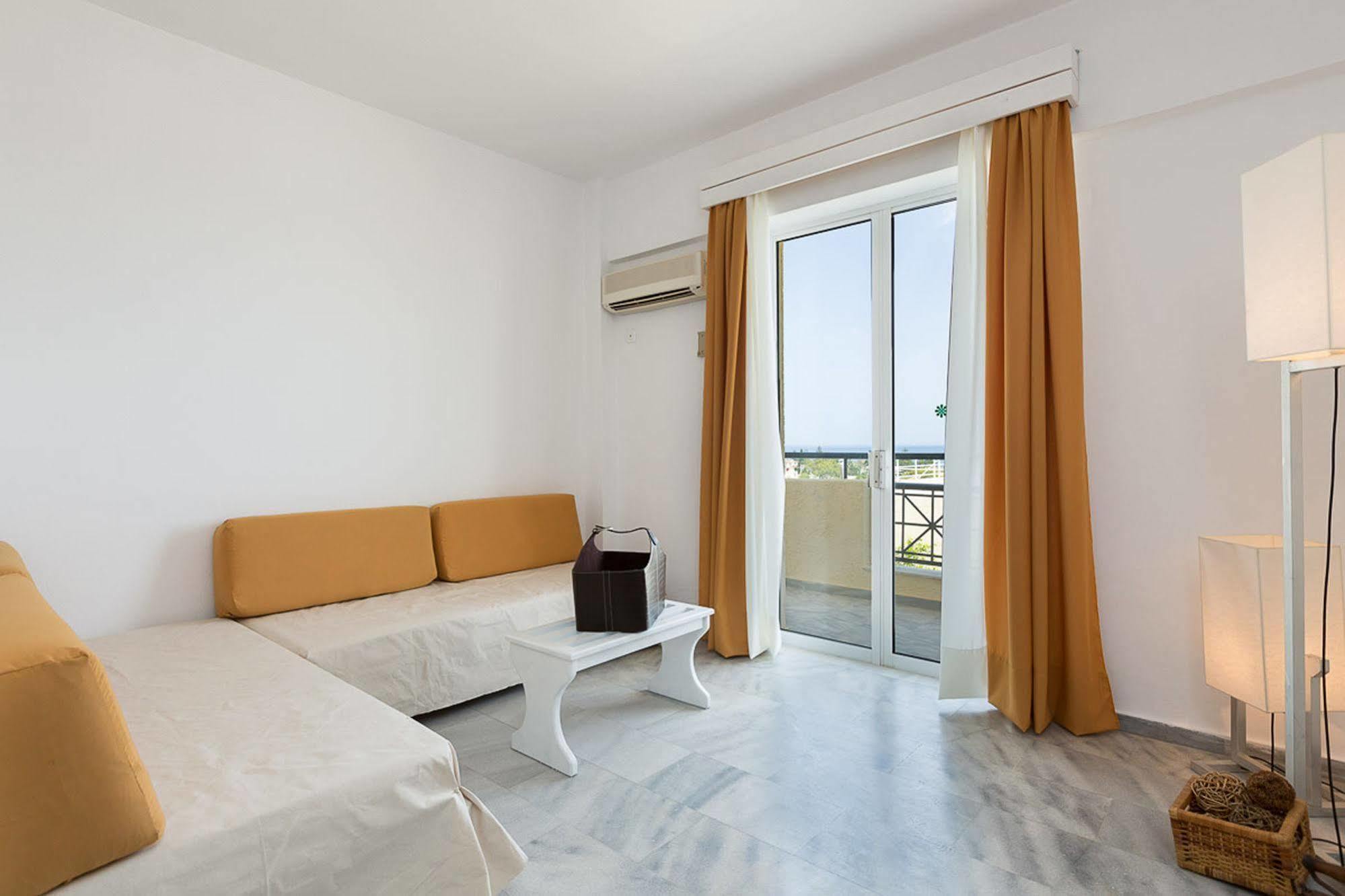 Castello Bianco Aparthotel Платанес Экстерьер фото